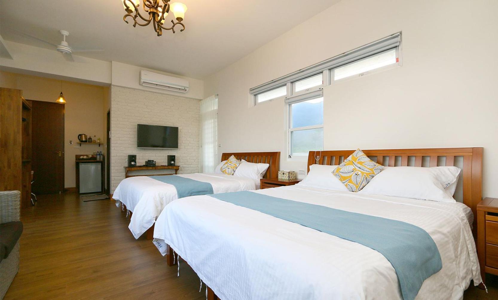 Coastline Azure B&B Donghe Exterior photo