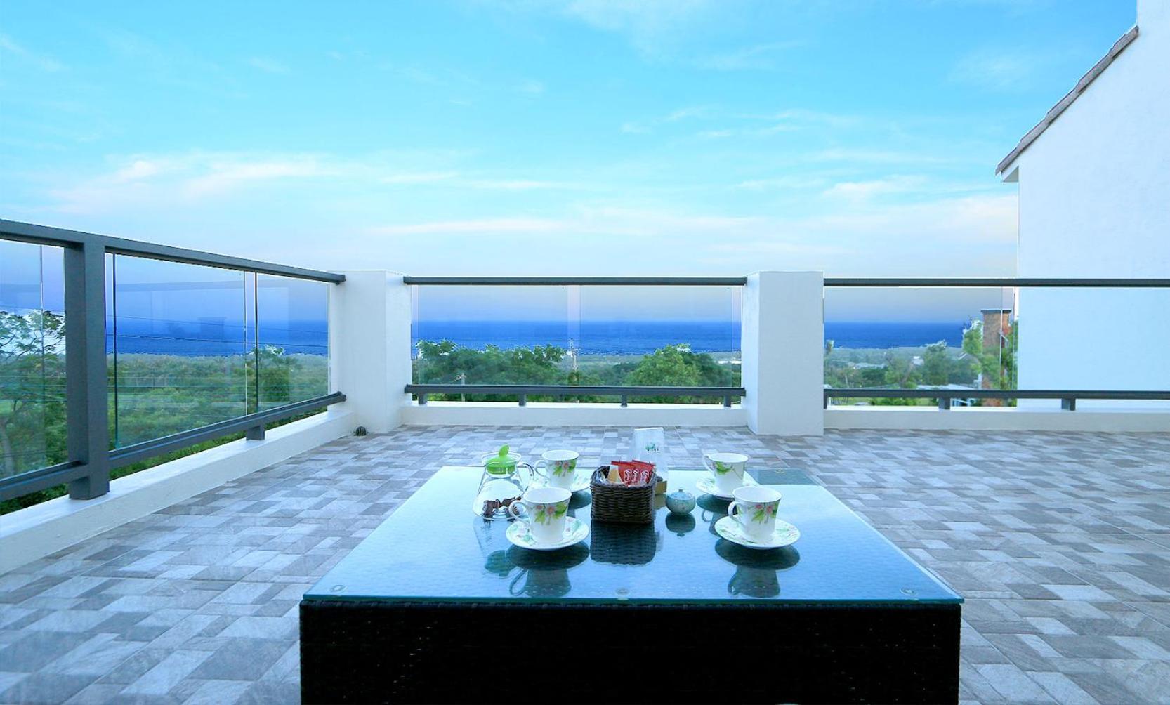 Coastline Azure B&B Donghe Exterior photo