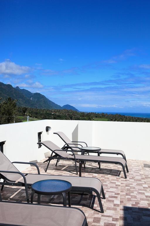 Coastline Azure B&B Donghe Exterior photo